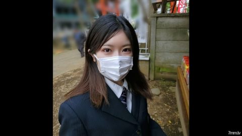 FC2-PPV-2727998 数量有限！ ！！如果你注意到的话，那个孩子已经是今年春天毕业的女◯学生了！ ！！在学校生活结束时与喜欢叔叔的朋友的女儿超级秘密的通奸淫秽！ ！！ （中出）